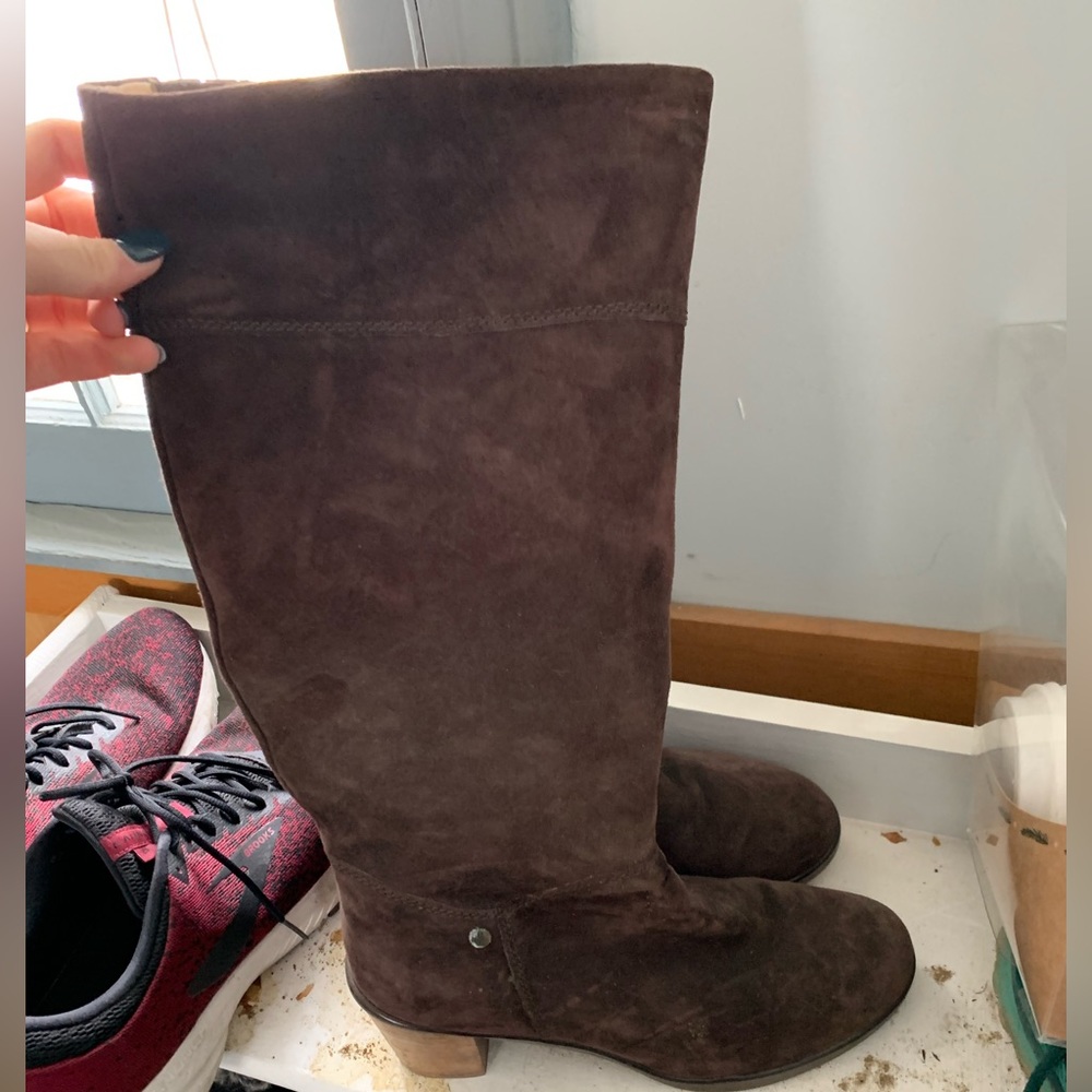 Brown gently used knee high boots